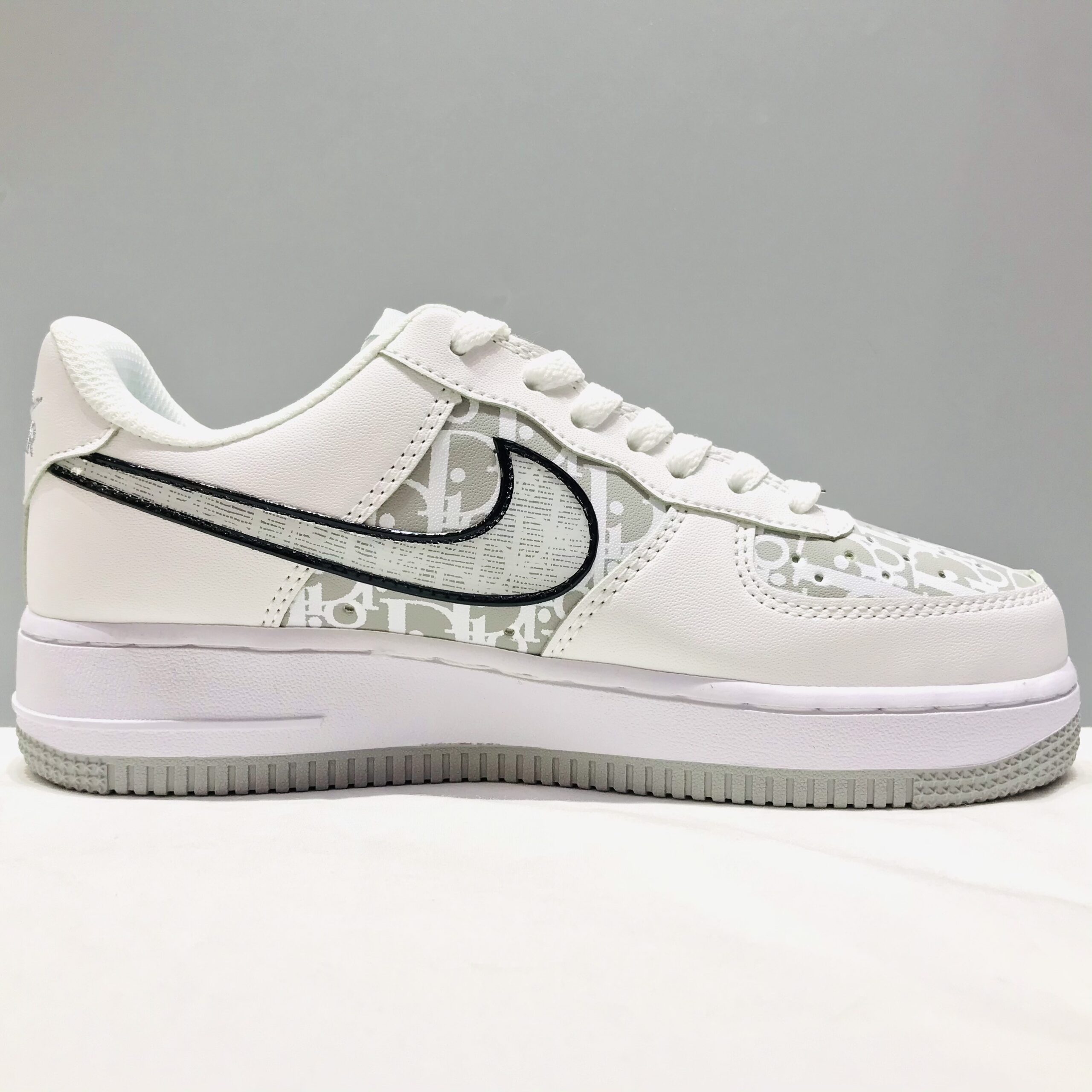 Giày Nike Air Force 1 Low White x Dior Đế Xám